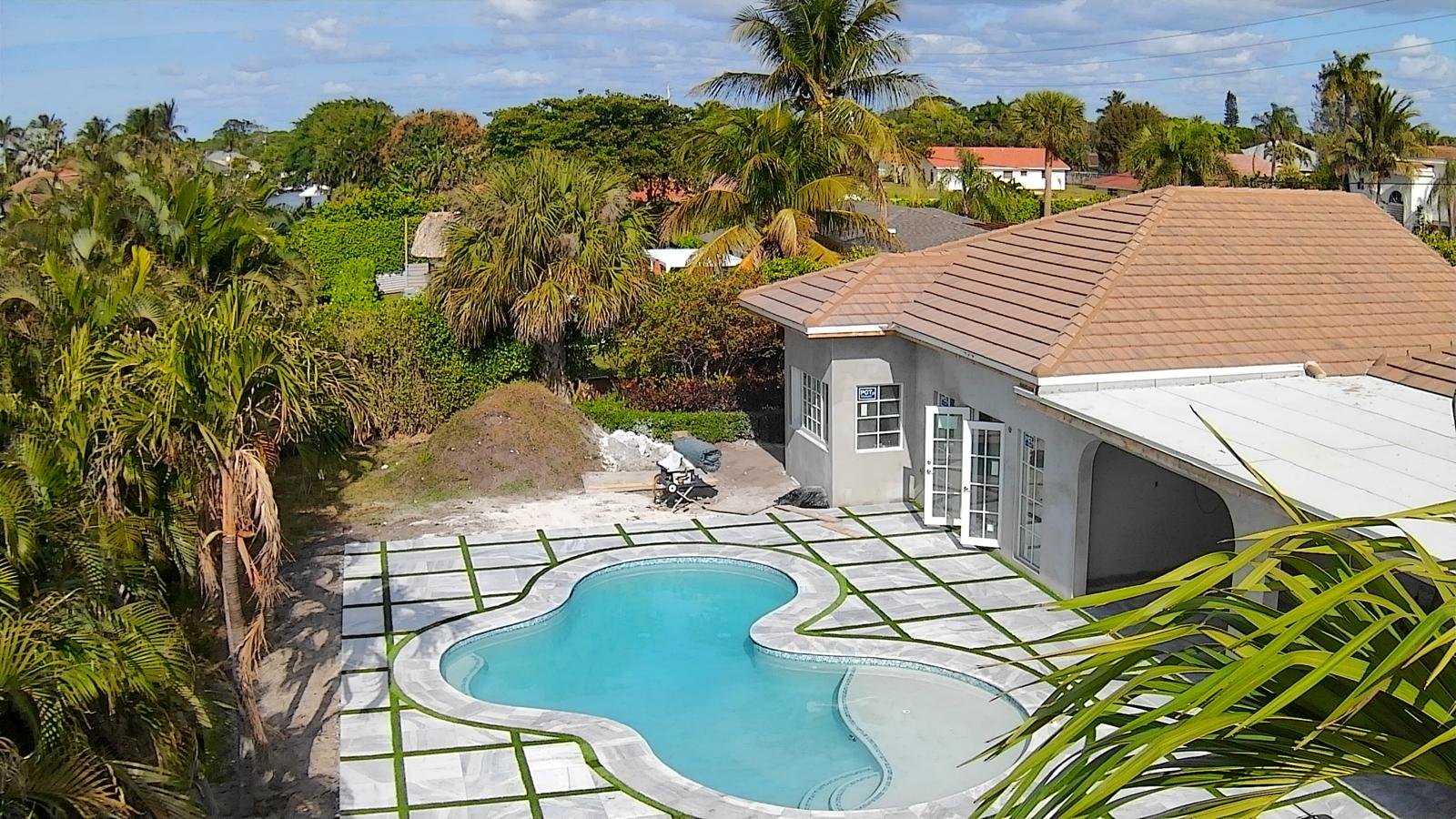 Paver job in Palm Beach County by Hero’s Pavers